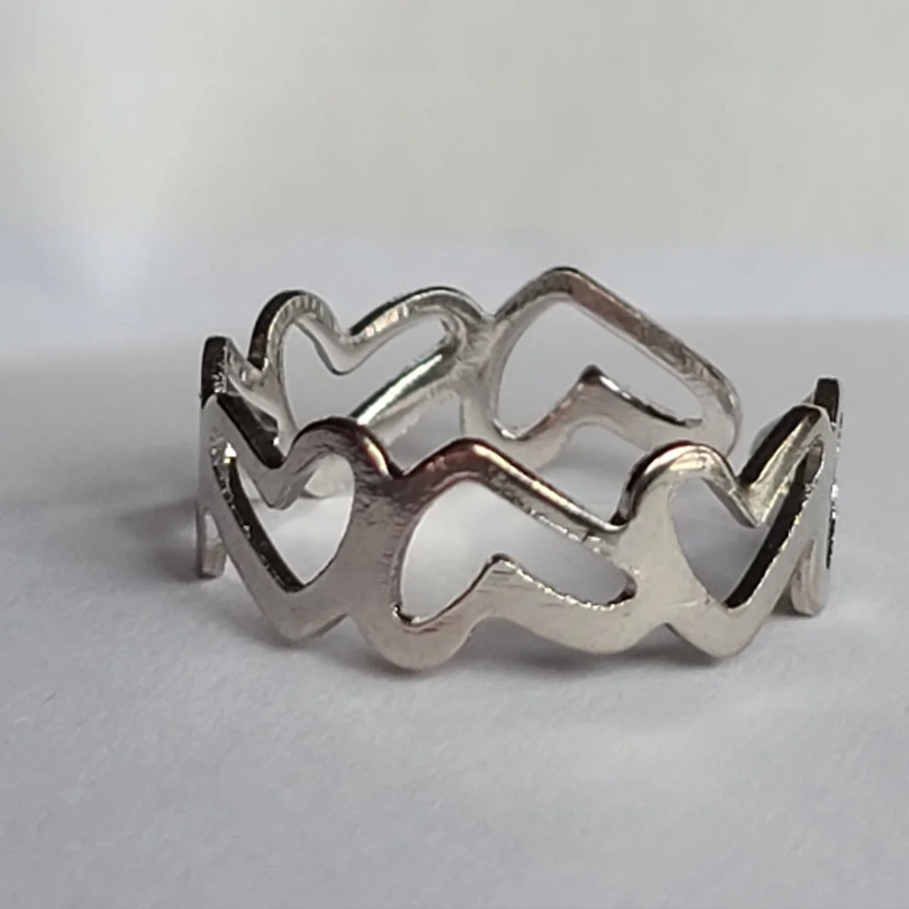 Elegant Silver Heart Ring Size 7 US